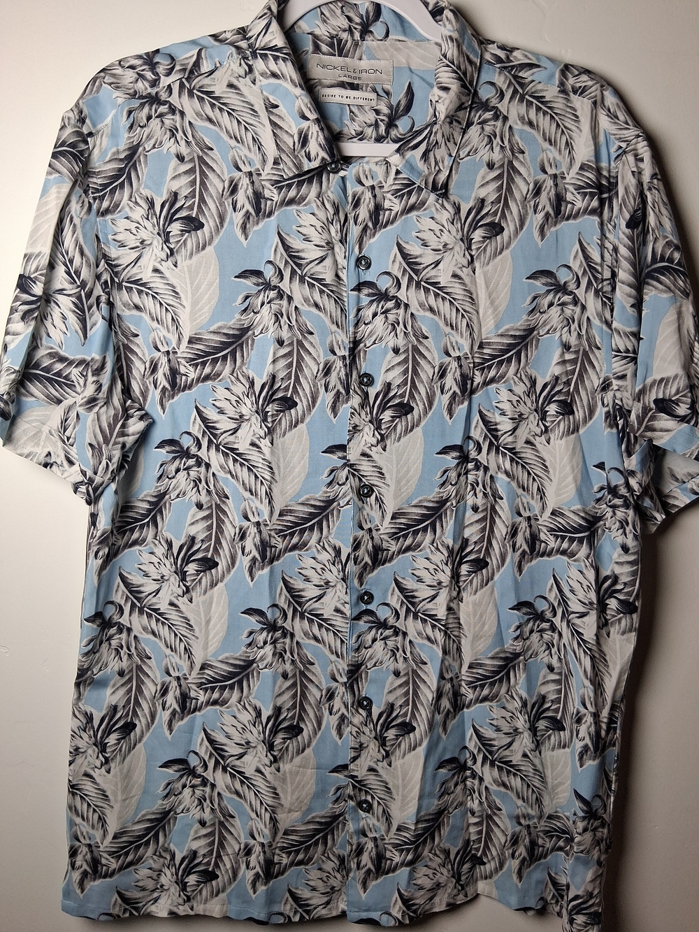Nickel & Iron Light Blue w/ Gray Tropical Print Short-Sleeve Button-Down Shirt L